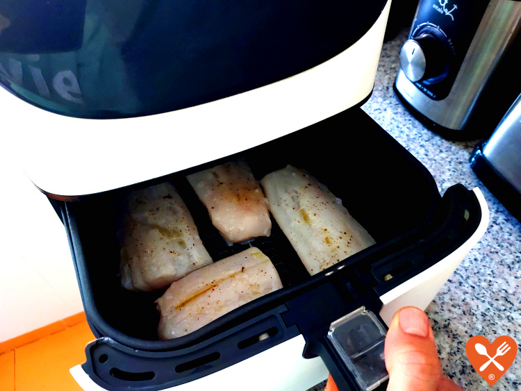 Cómo hacer bacalao en la freidora sin aceite