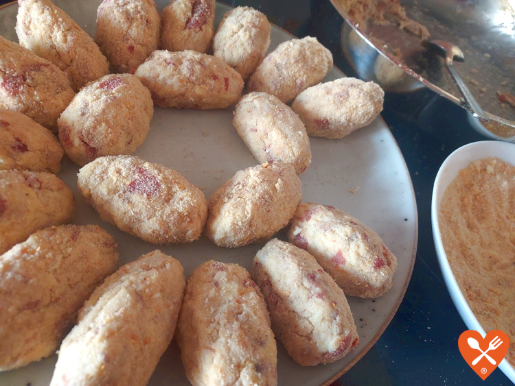 Cómo empanar croquetas de pollo y jamón
