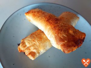 Recetas: flautas de hojaldre rellenas de caballa, huevo y tomate