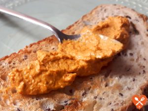 Cómo hacer paté vegano de pistachos y pimientos del piquillo