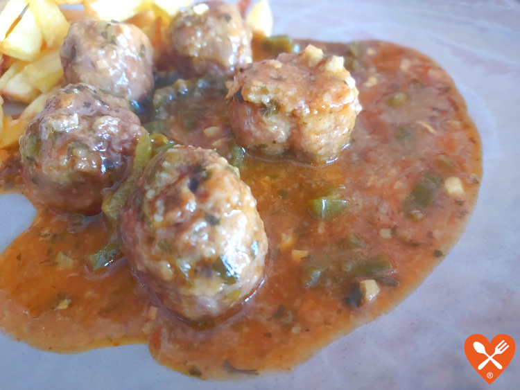 Cómo hacer salsa al vino blanco para albóndigas fácil y rápida