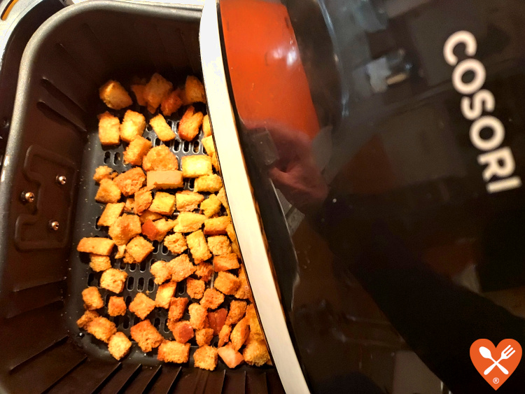 Receta: Picatostes de pan con Airfryer