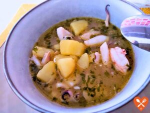 Receta de: Patatas con Sepia y Gambas